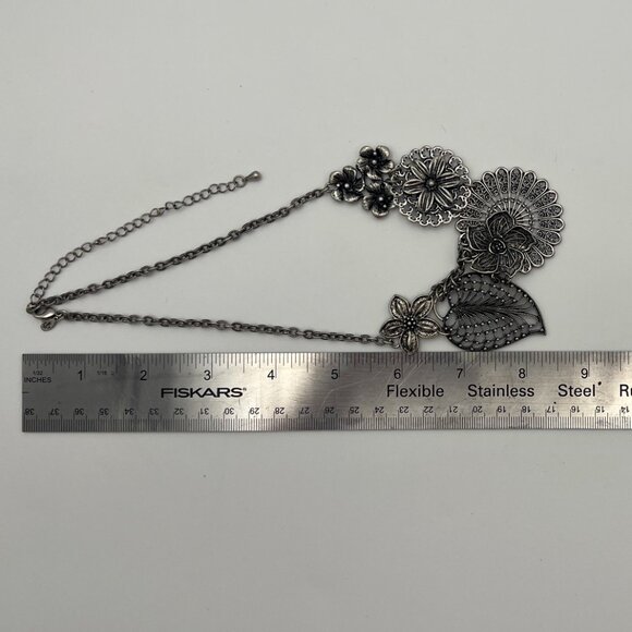 Stunning Silvertone Premier Designs Bib Necklace - Picture 5 of 5